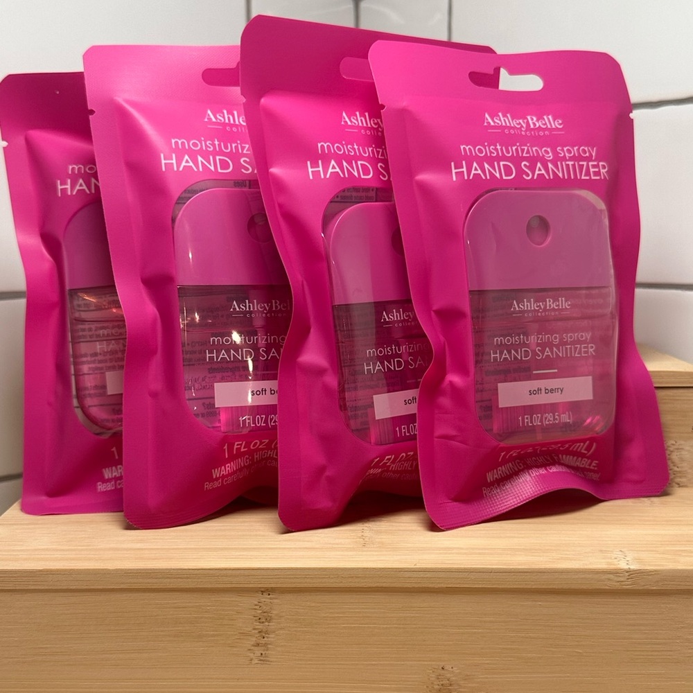 Soft Berry Moisturizing Spray Hand Sanitizer - Pink